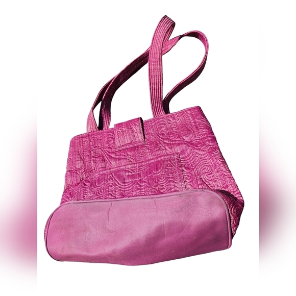 Donna Sharp Raspberry Quilted Bag - Picture 3 of 10